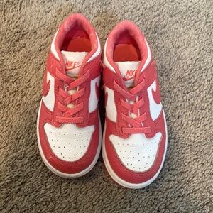 Nike dunks size child’s 9